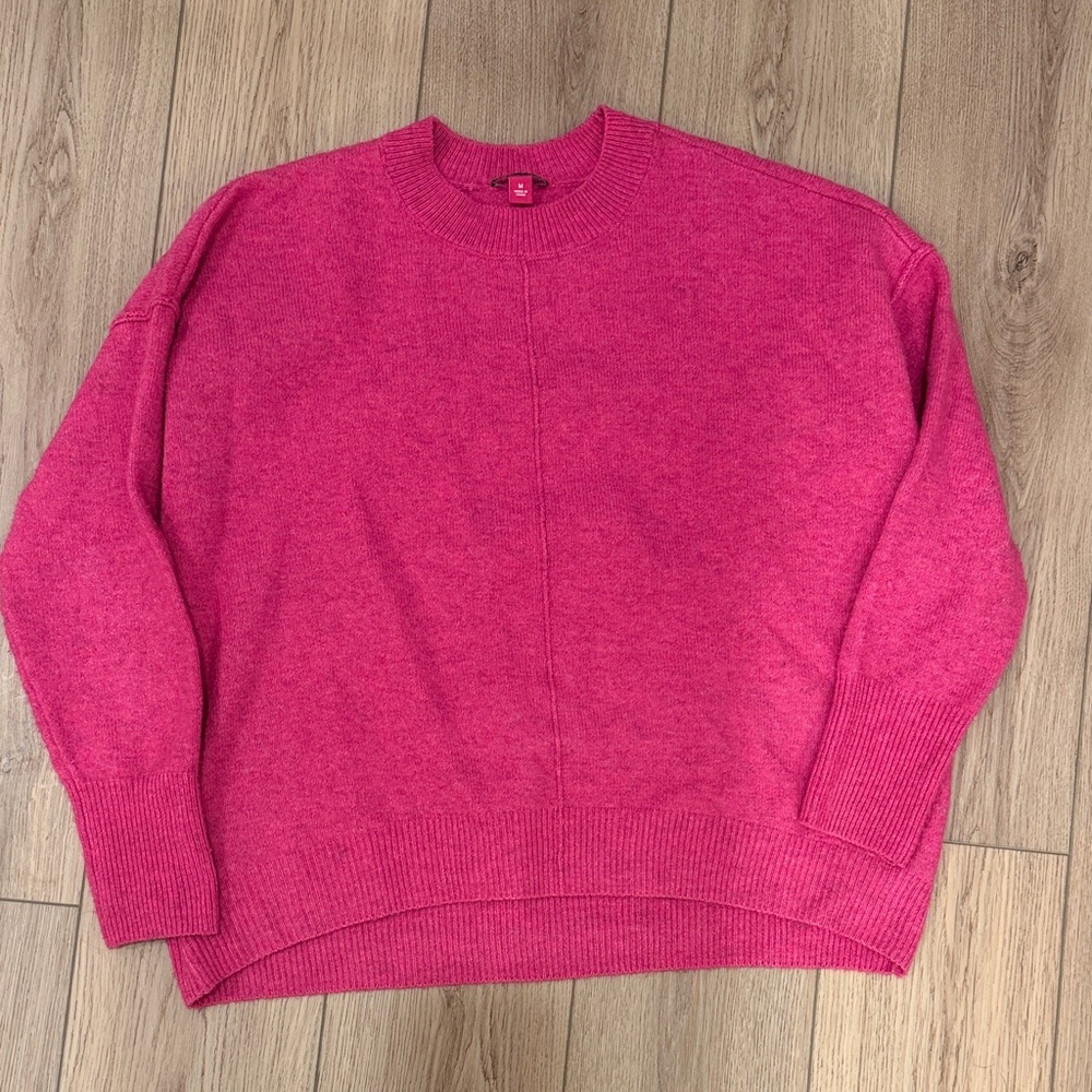 Vince Camuto Sweater size medium